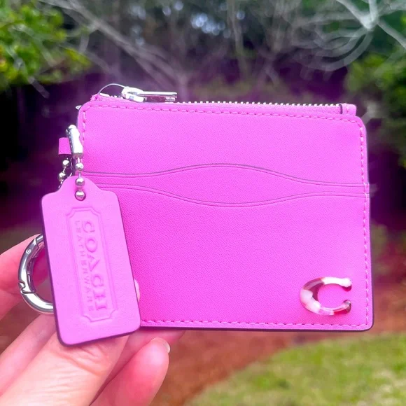 Coachtopia Wavy Zip Card Case with A Keyring 🩷 Bright Magenta 🩷Brand New w/Tags🩷 - Picture 1 of 9